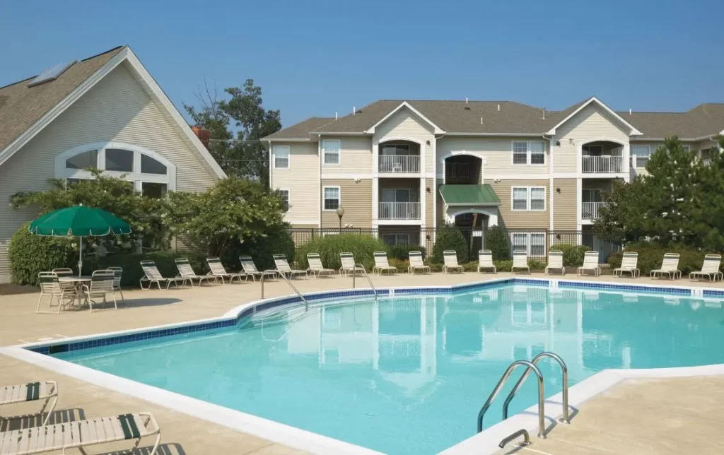 Pool at Fields at Cascades